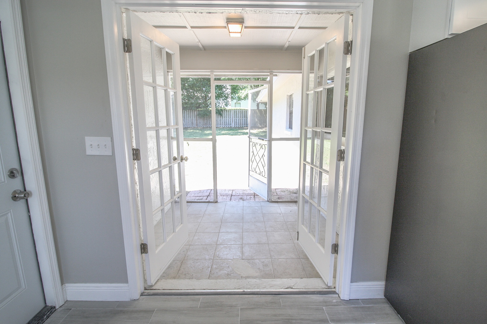 Home Door & Window Replacement Contractors in Clearwater - Cayman Construction Group